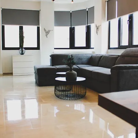 Sunlight - Center Spacious Modern Apartment