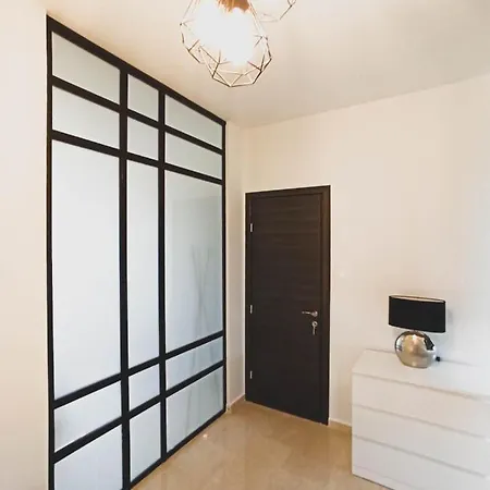 Sunlight - Center Spacious Modern Apartment *