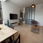 Sunlight - Center Spacious Modern Apartment Volos