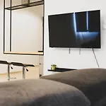 Sunlight - Center Spacious Modern Apartment
