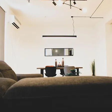 Sunlight - Center Spacious Modern Lägenhet