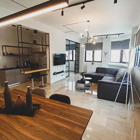 Sunlight - Center Spacious Modern Lägenhet *