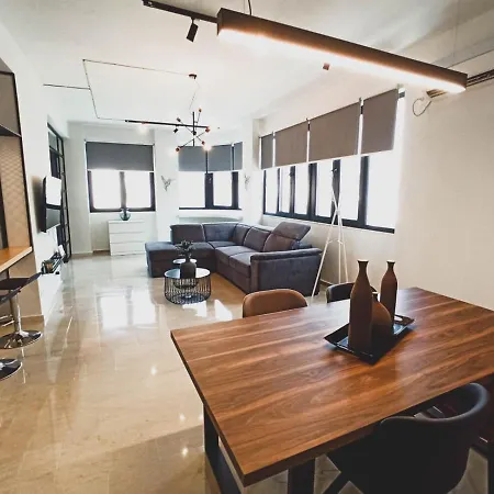 Sunlight - Center Spacious Modern Apartment Volos