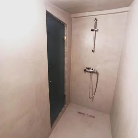 Sunlight - Center Spacious Modern Lägenhet